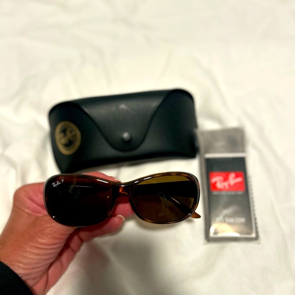 New Ray-Ban “JACKIE OHH” polarized sunglasses. - Picture 10 of 11